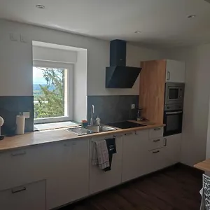  Hébergement de vacances Maison Au Calme Pour 8 Personnes A 2 Pas Du Chateau D